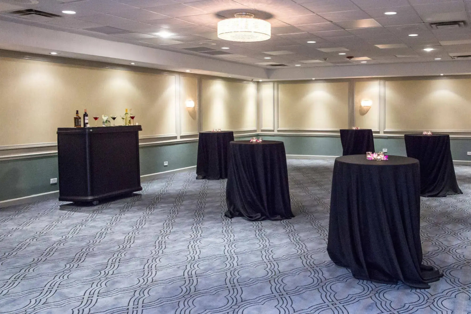 Ramada Plaza Chicago North Shore