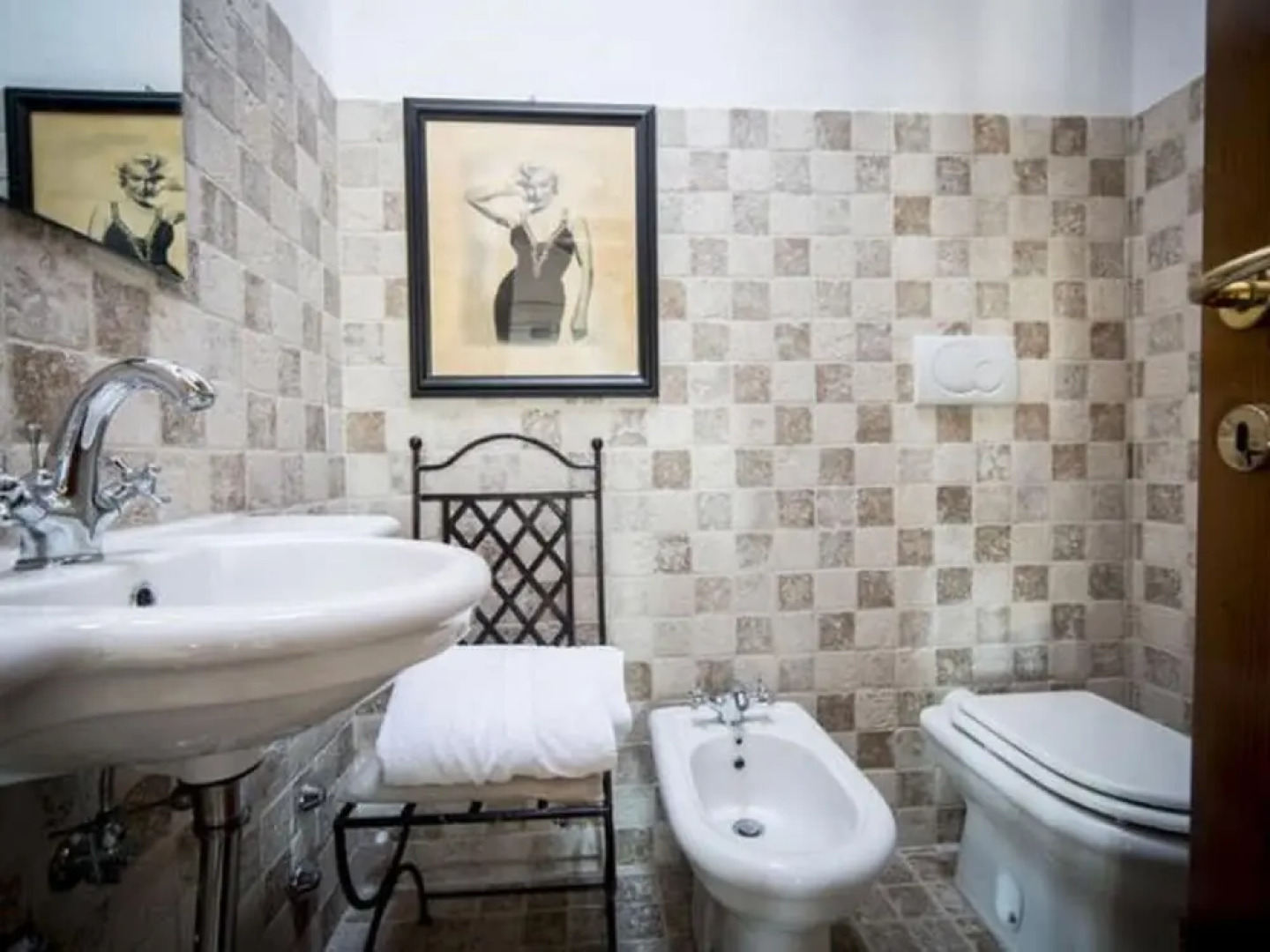 Apartment in Ascoli Piceno With Pool & Beaches