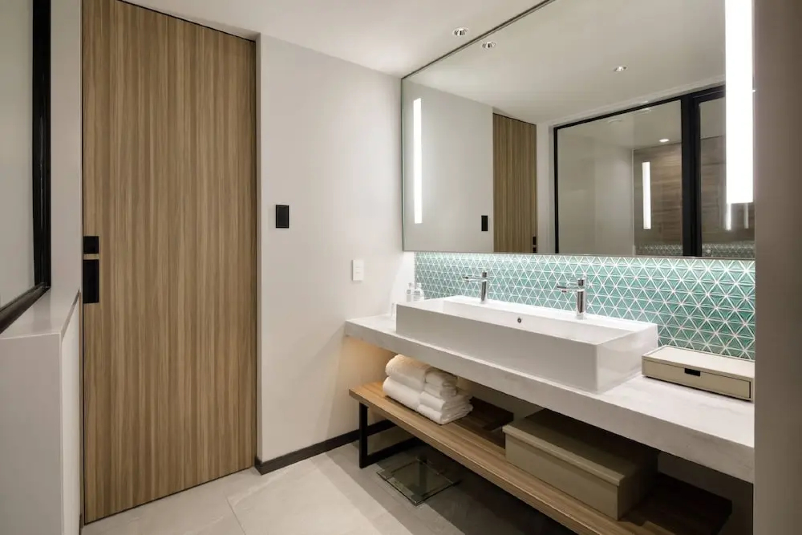Отель Courtyard Osaka Honmachi by Marriott