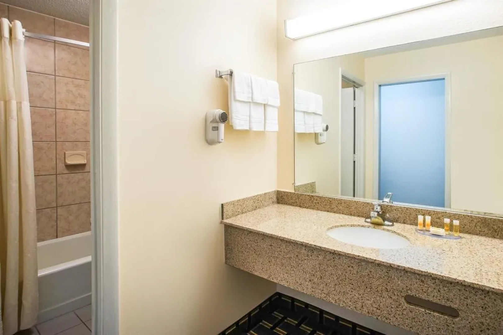 Days Inn Roanoke Near I-81