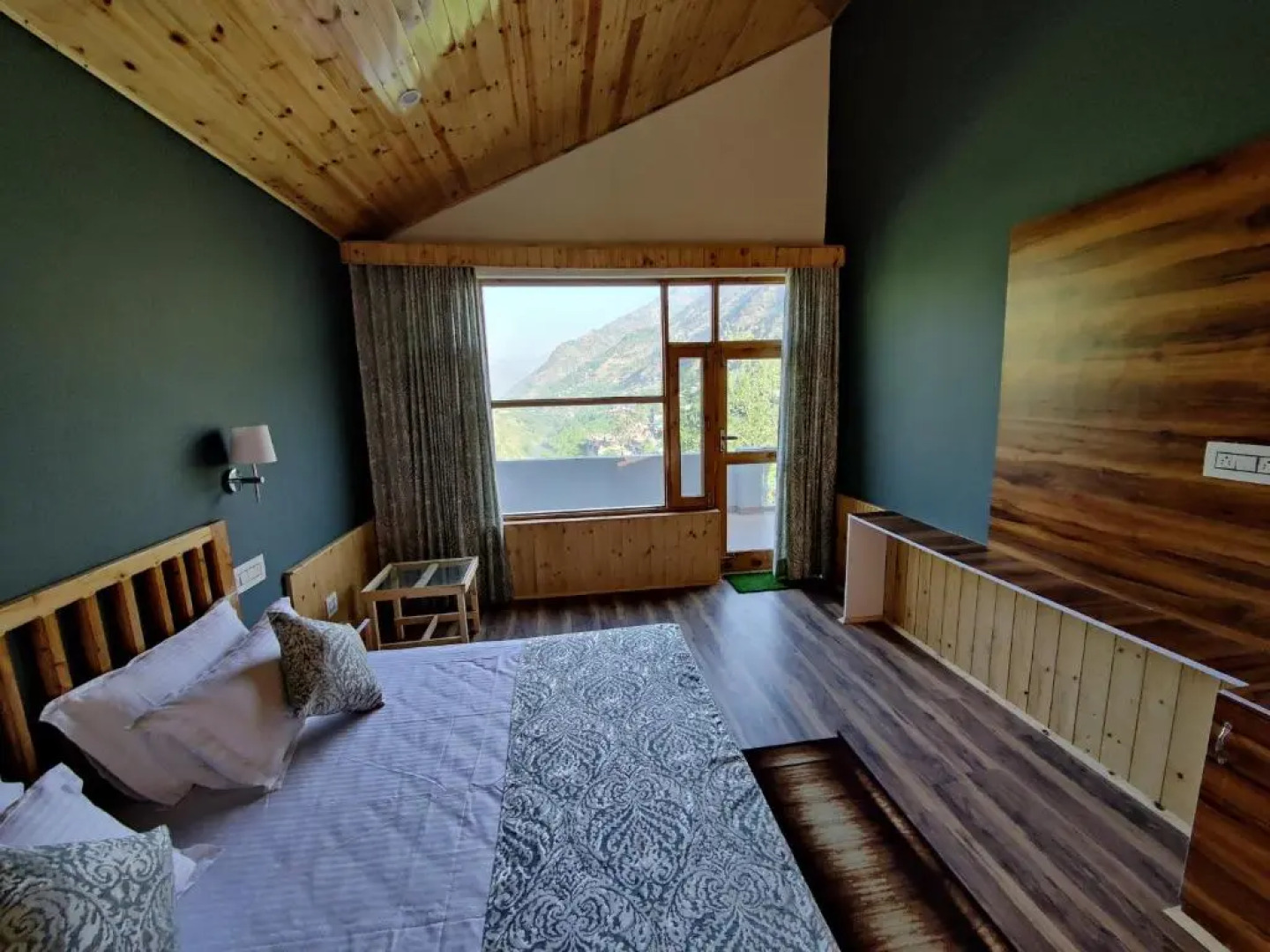 Doris Mountain Cabins Tirthan