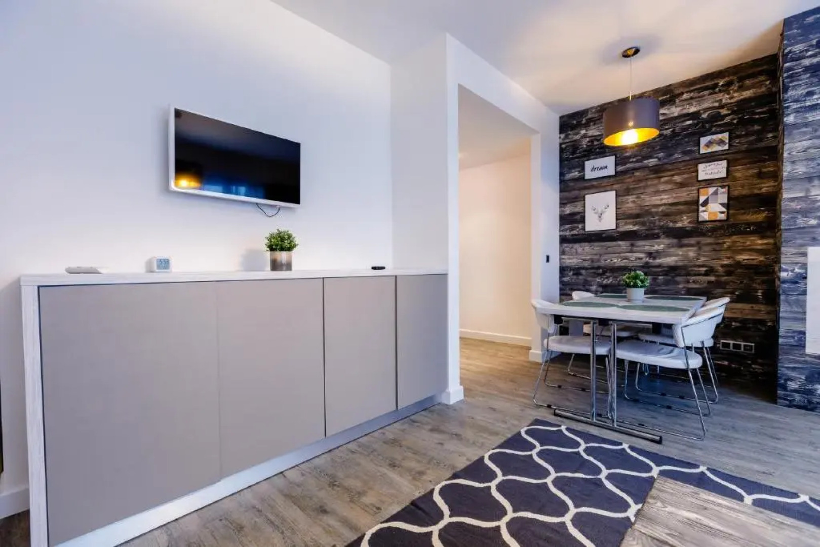 Pine Woods Studio D113 in Silver Mountain