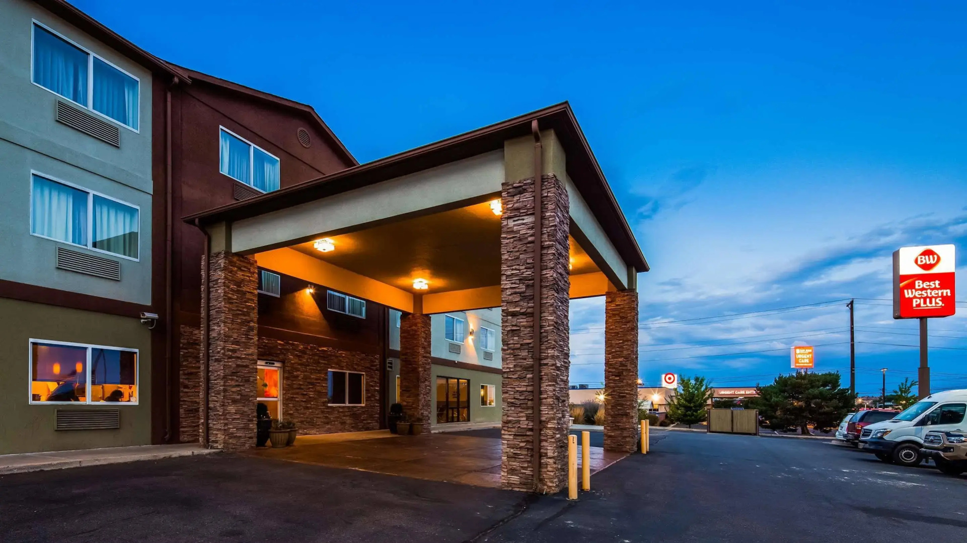 Best Western Plus The Four Corners Inn