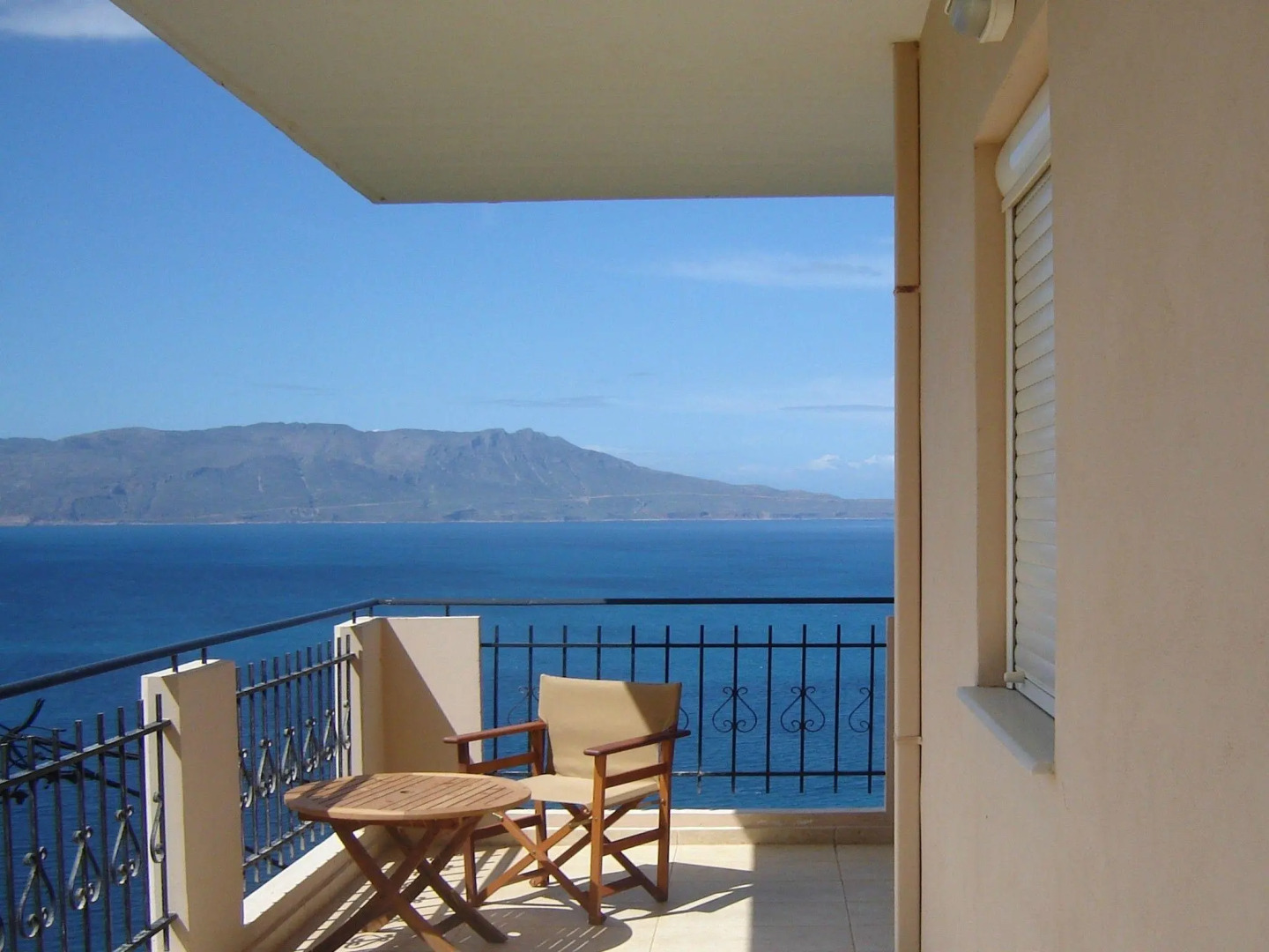 Seaview Studio, 3 Pers Panoramic Seaview in Beautiful Setting, West From Chania