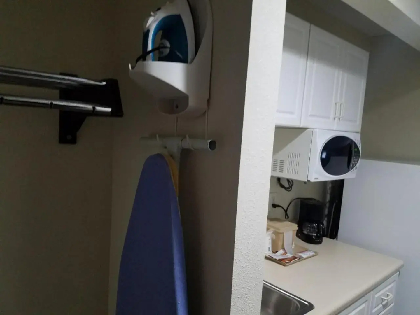 Americas Best Inns Augusta Gro