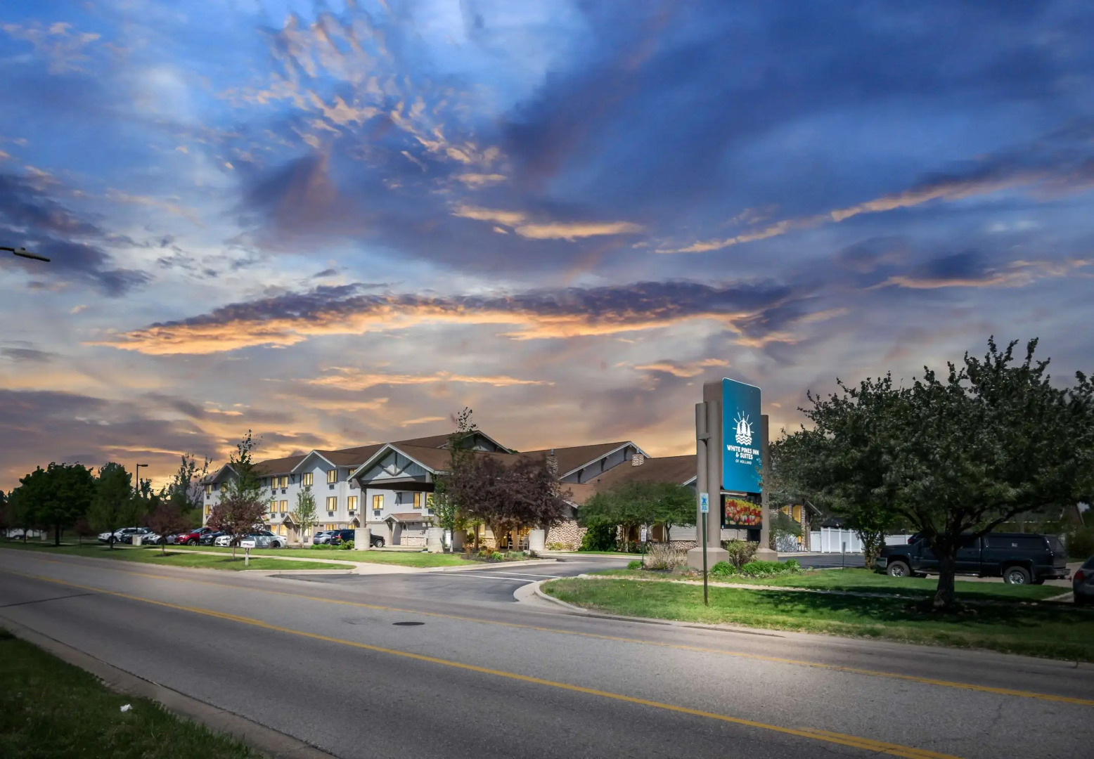 White Pines Inn & Suites