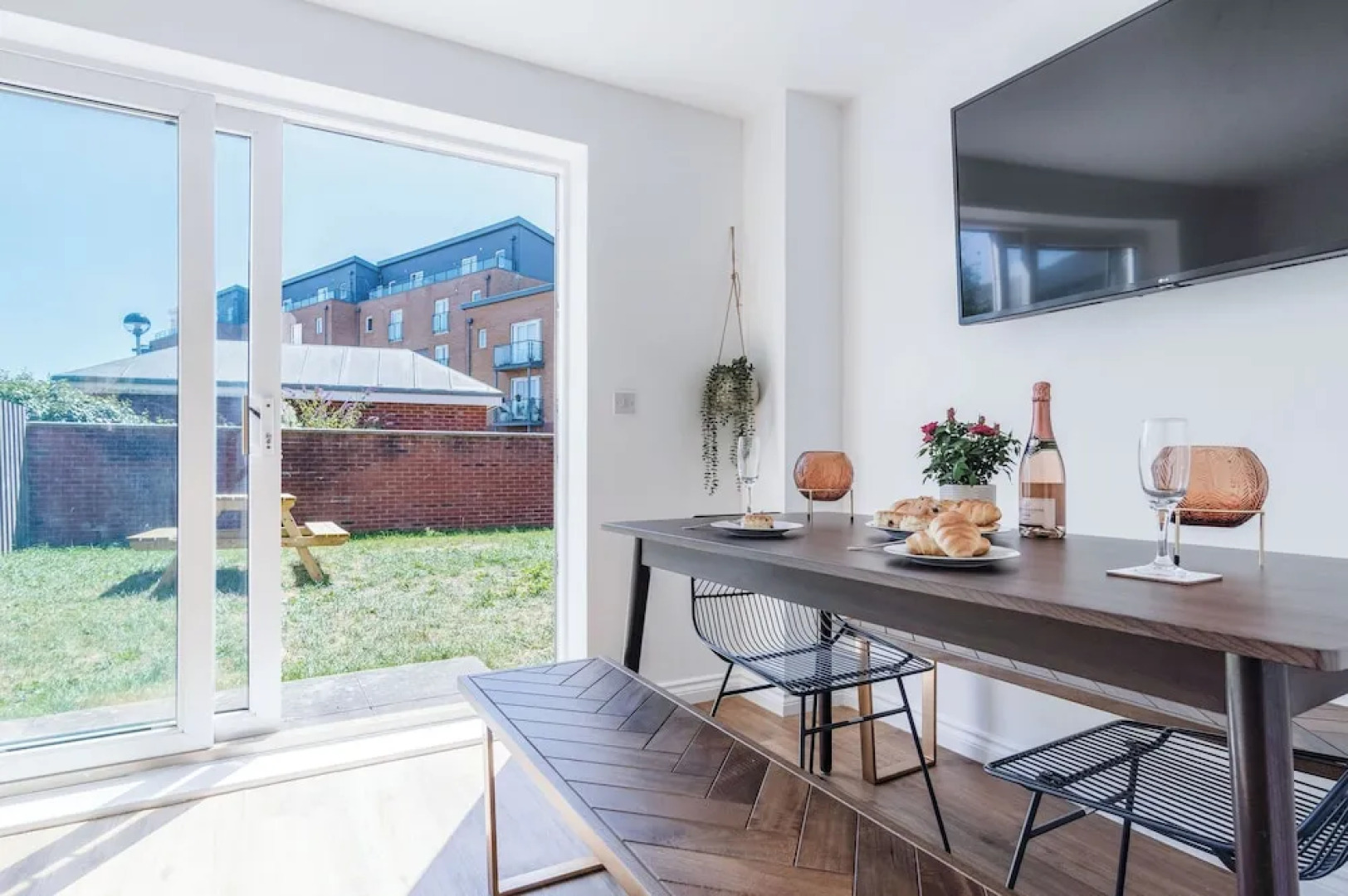 Swn Y Mor - 4 Bedroom - Llanelli