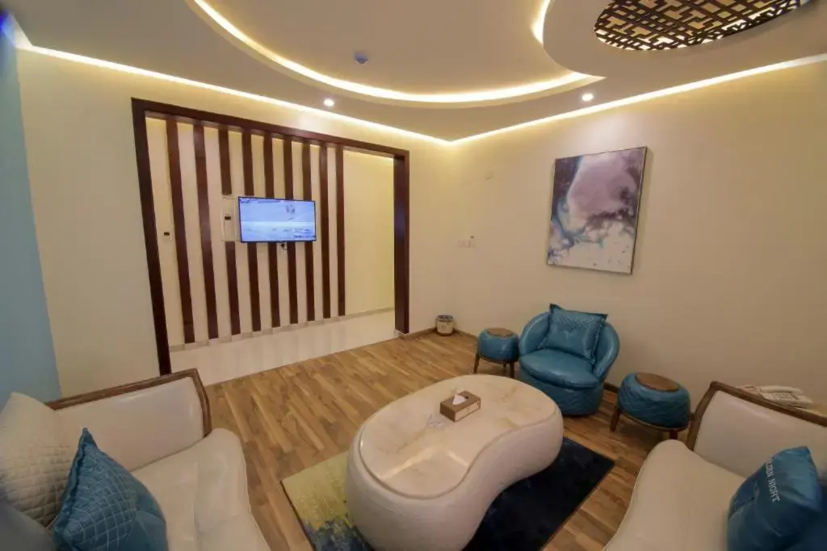 Golden Night Hotel