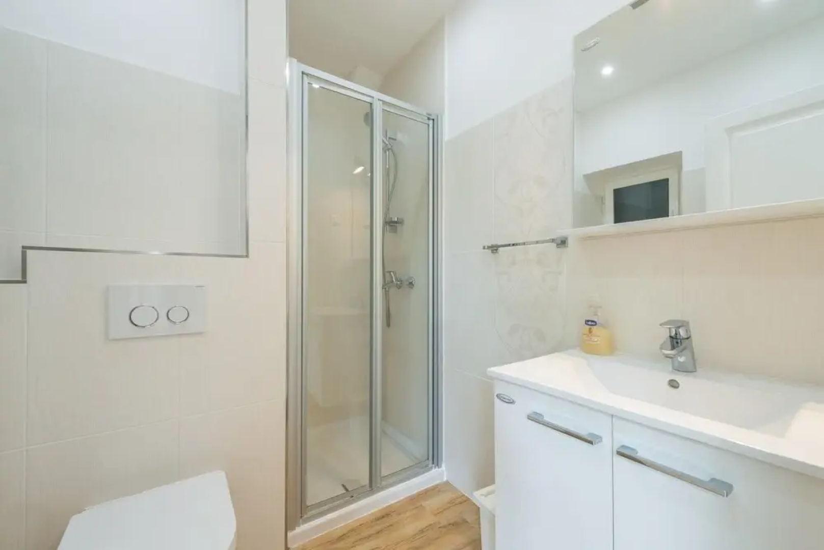 Villa Nisha - Six Bedroom Villa With Terrace and Swimming Pool ID Direct Booker 22773