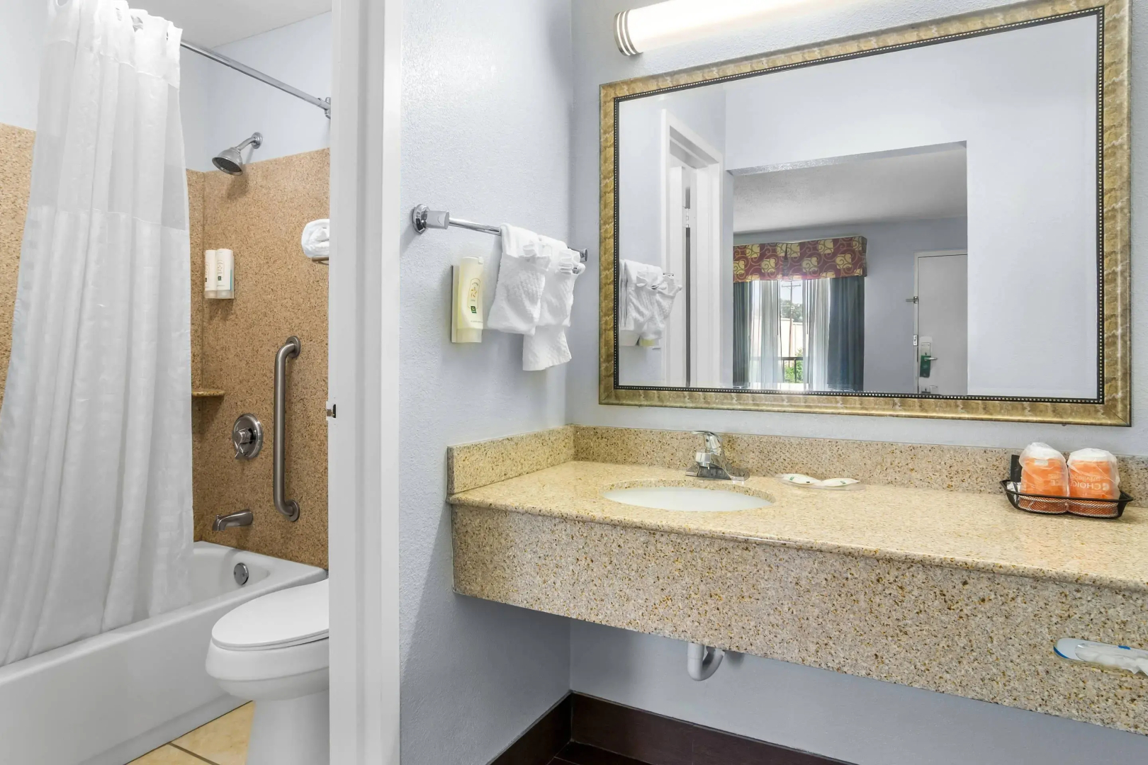 Quality Inn & Suites Greenville - Haywood Mall