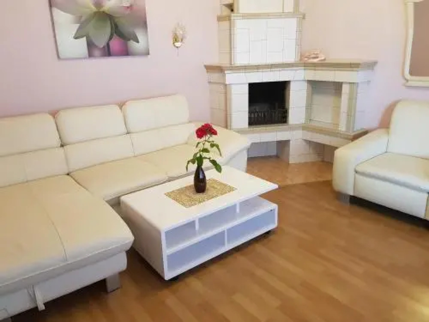 Naiza Guesthouse and Apartments