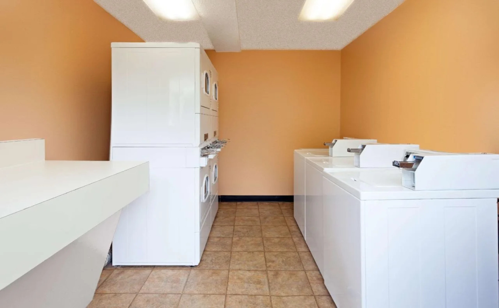 Hawthorn Suites by Wyndham Dearborn/Detroit