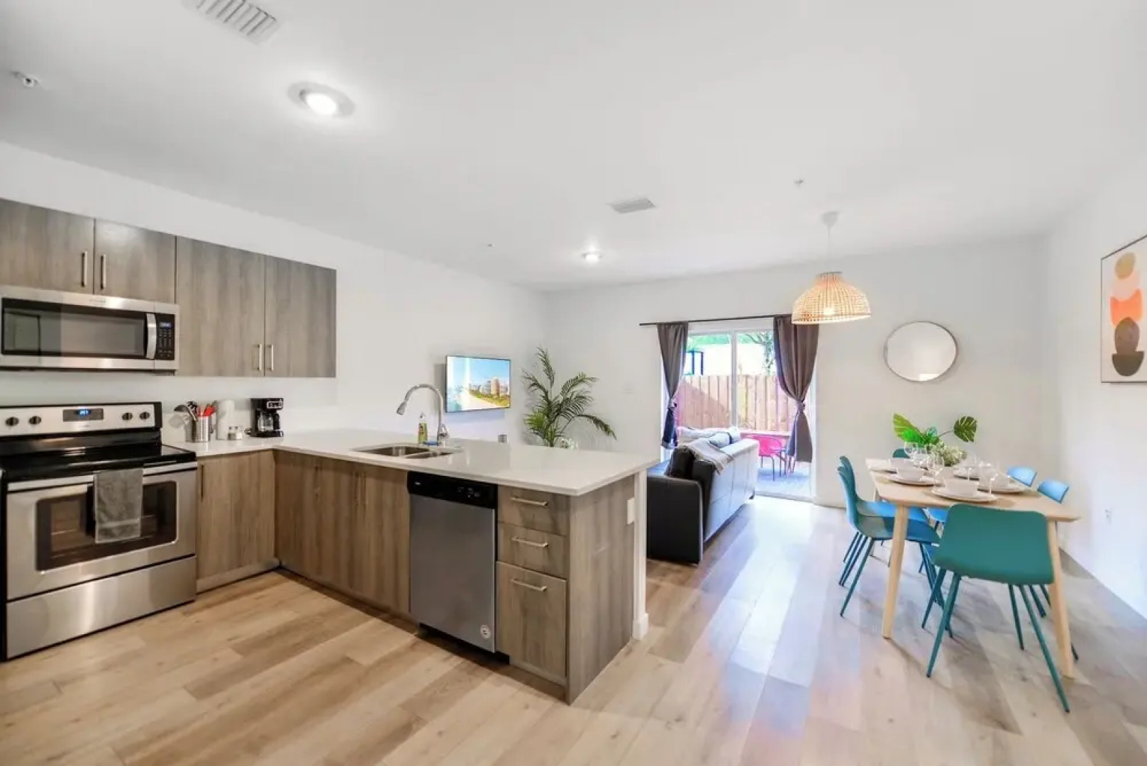 Prime Townhouses Near Design District