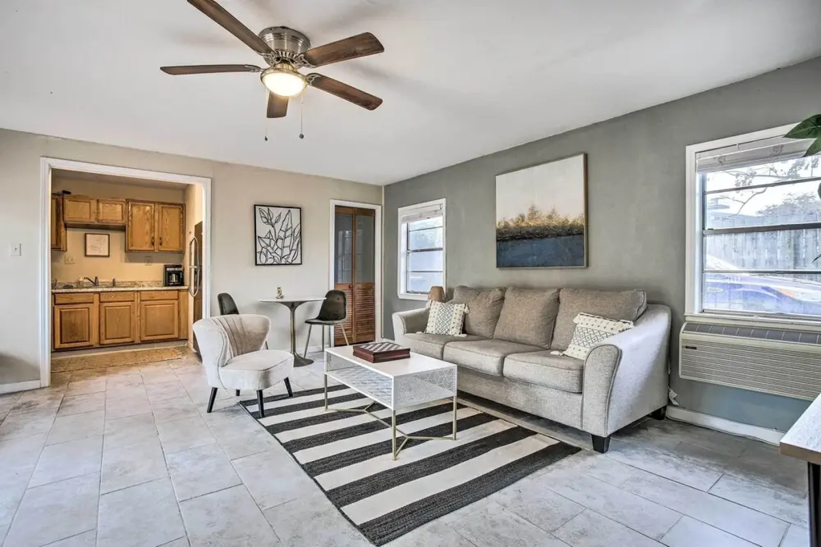 Walk to Coast: Galveston Bay Retreat w/ Grill