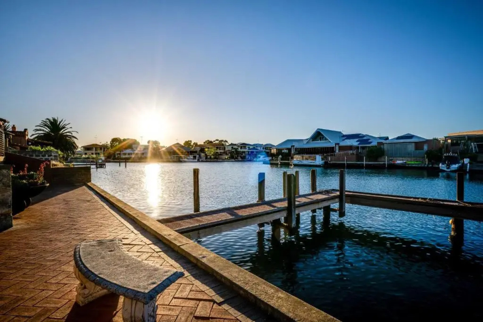 Mandurah Canal Beach House- 5 Mins Beach, Golf Course, City Centre, Parks
