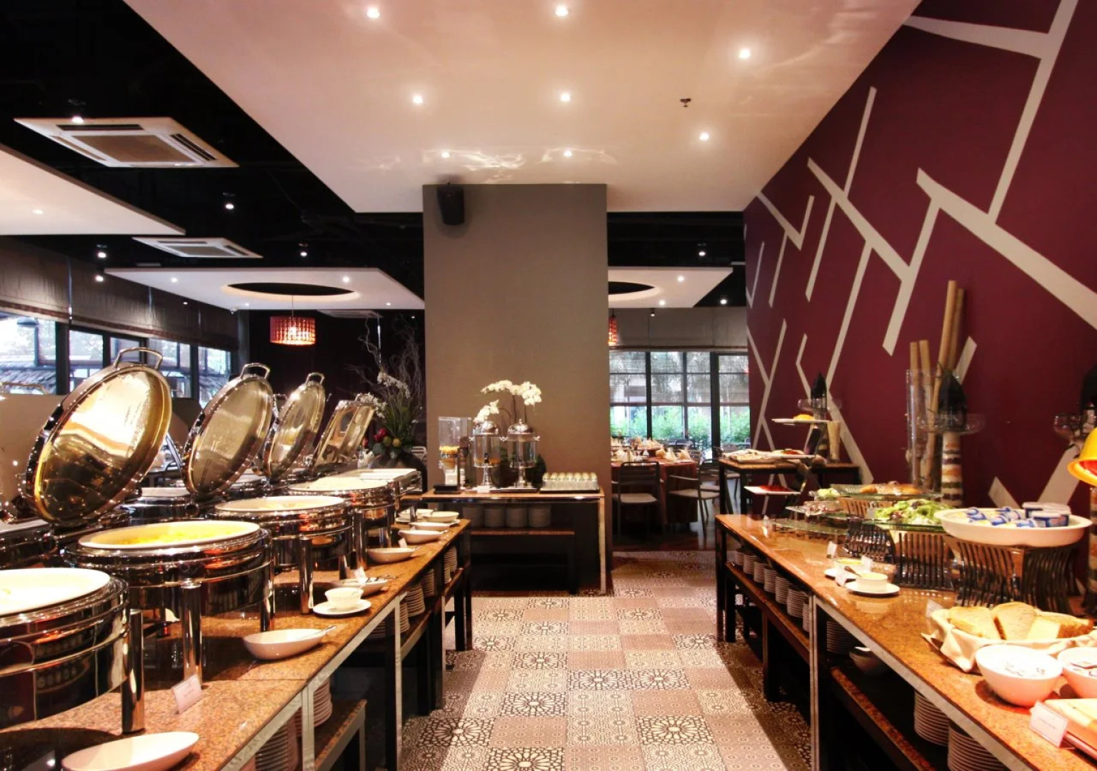 Acappella Suite Hotel