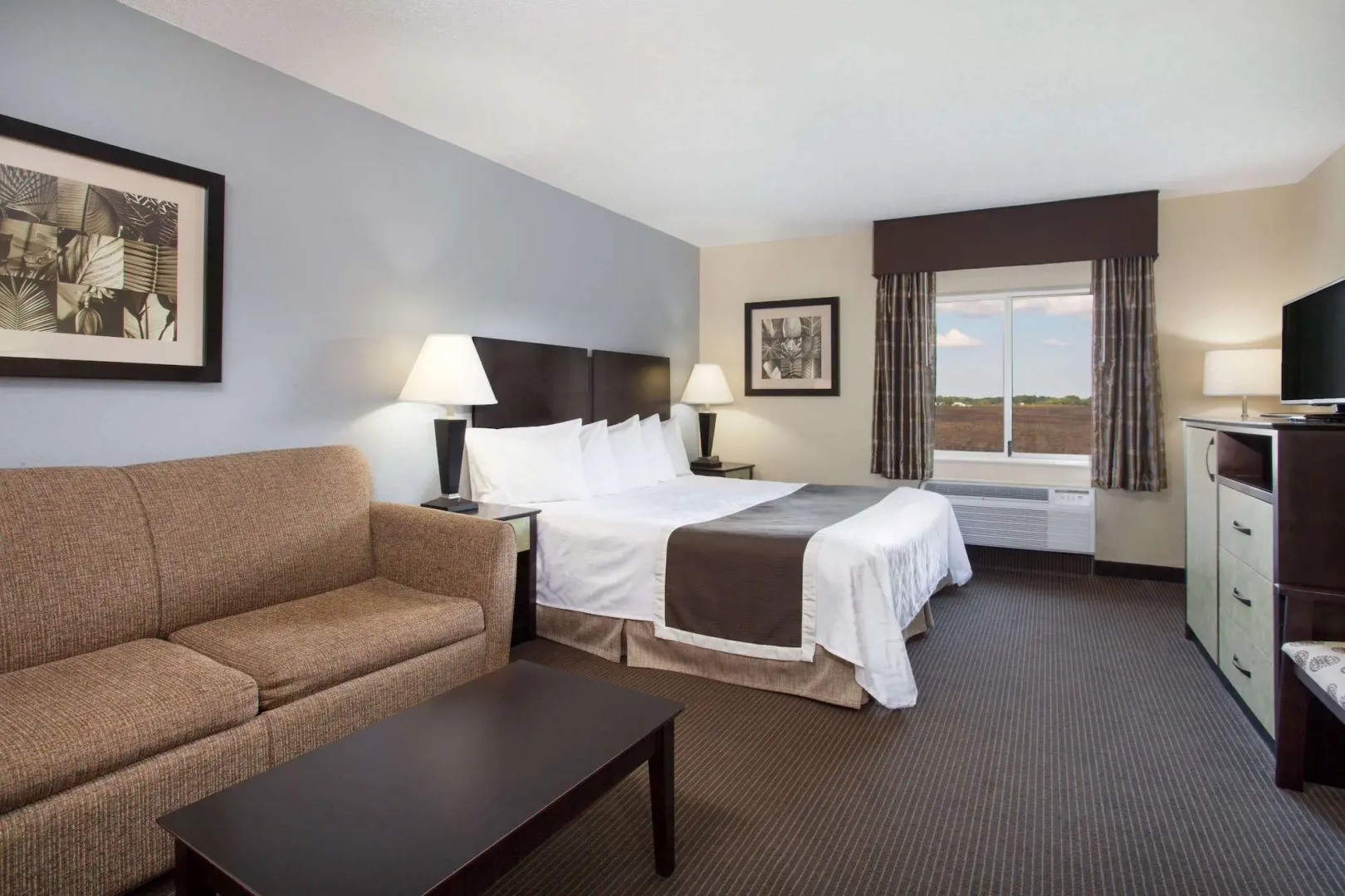 Baymont Inn And Suites Dale