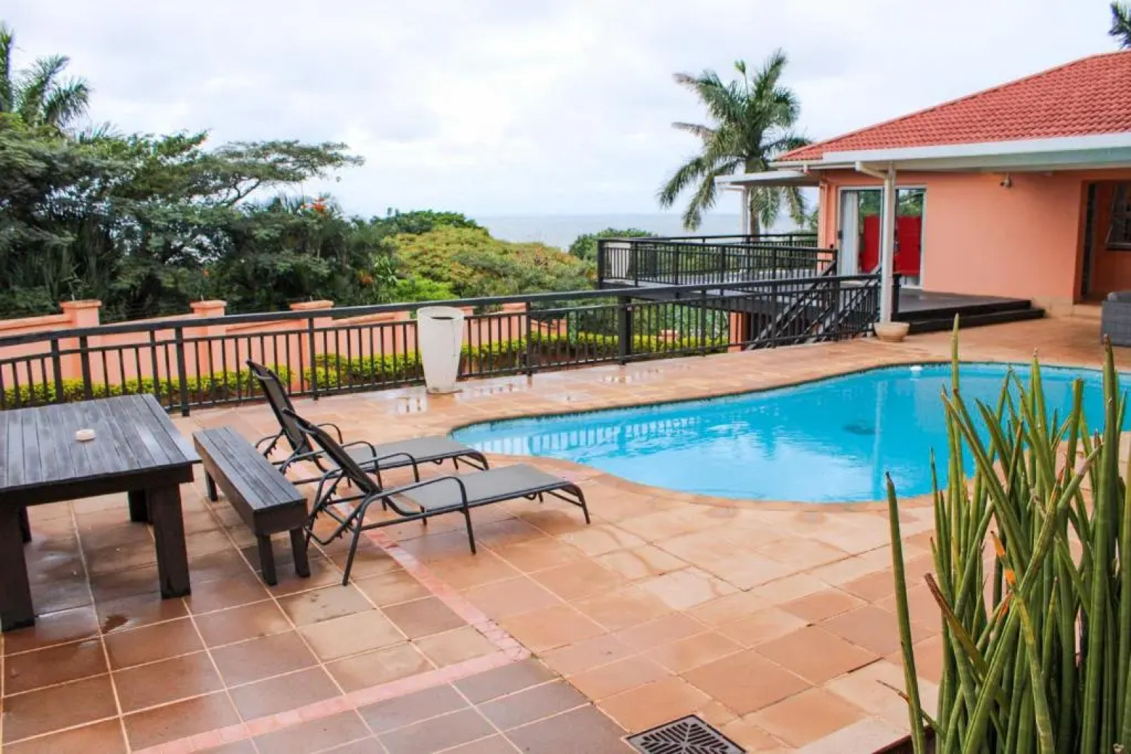 Seaview Executive Guest House