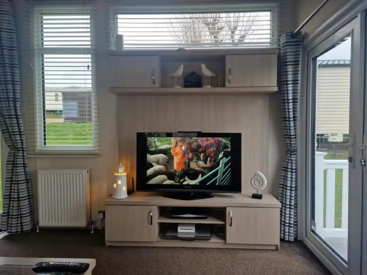 Inviting 2-bed Caravan on Combe Haven Holiday Park