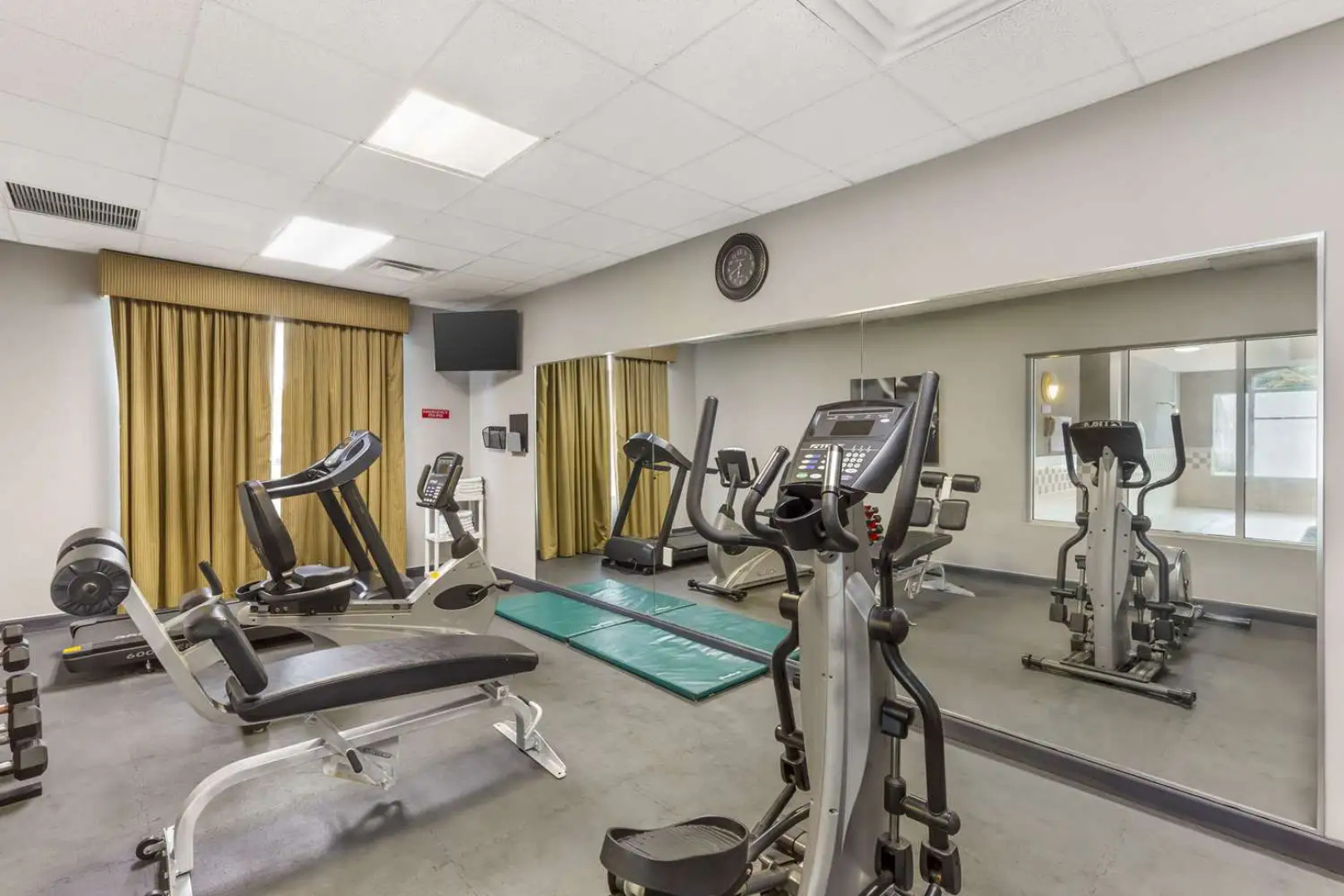 Country Inn & Suites by Radisson, Newport News South, VA