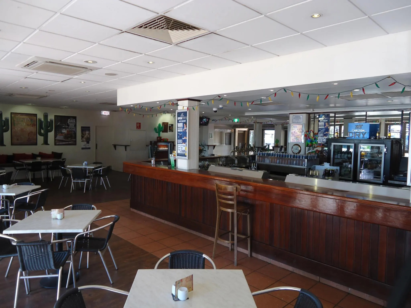 Roebuck Bay Backpackers and Party Bar