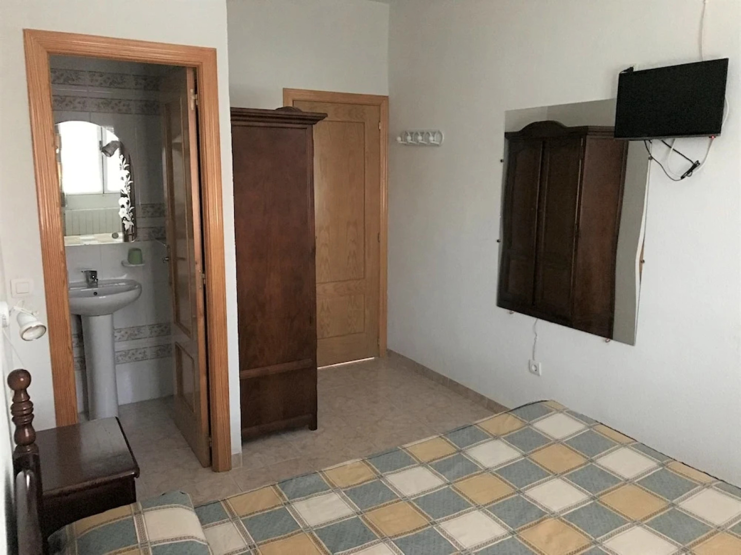 Alojamiento CR Cuatro Caminos