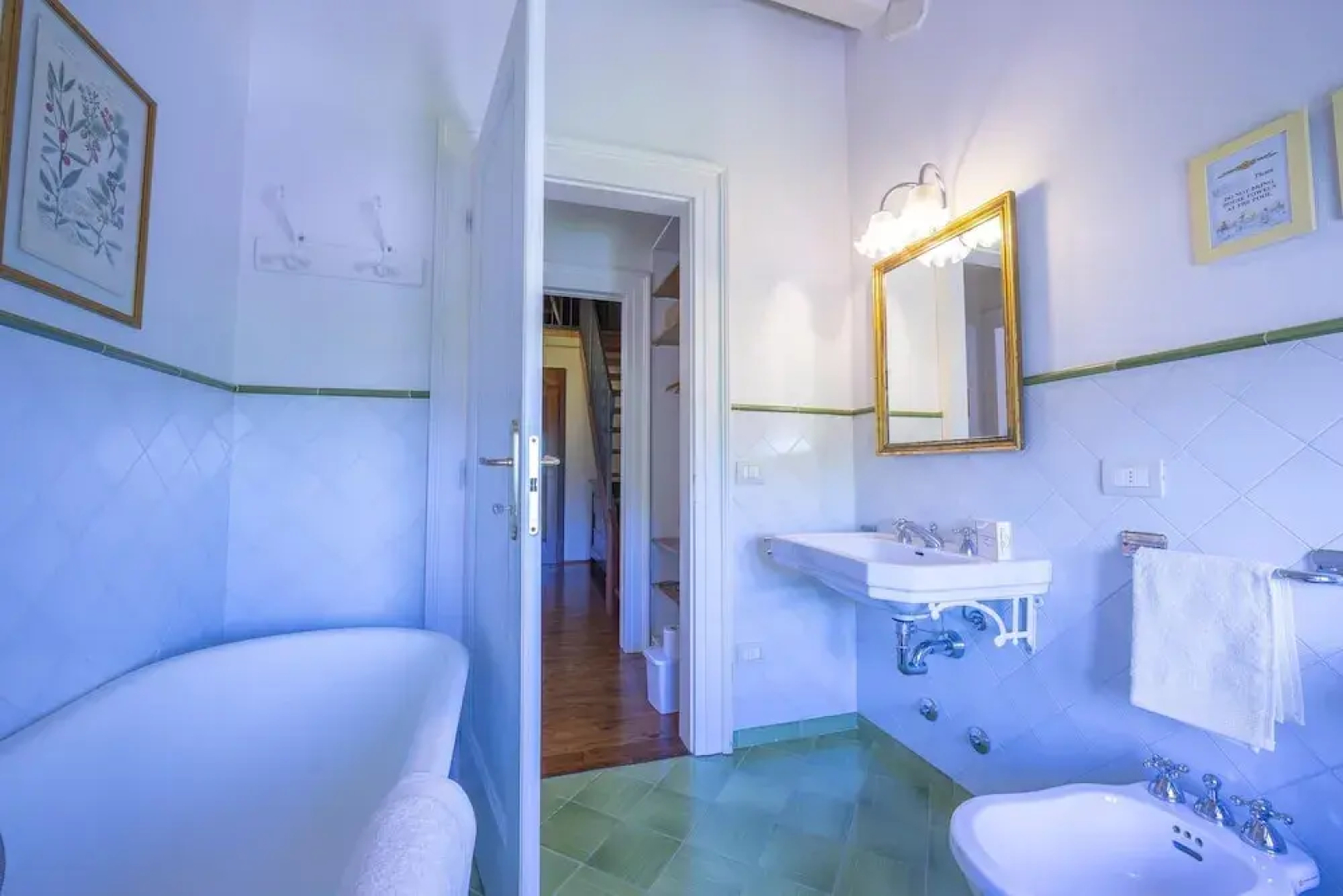 Villa Faccioli Deodara With Shared Pool