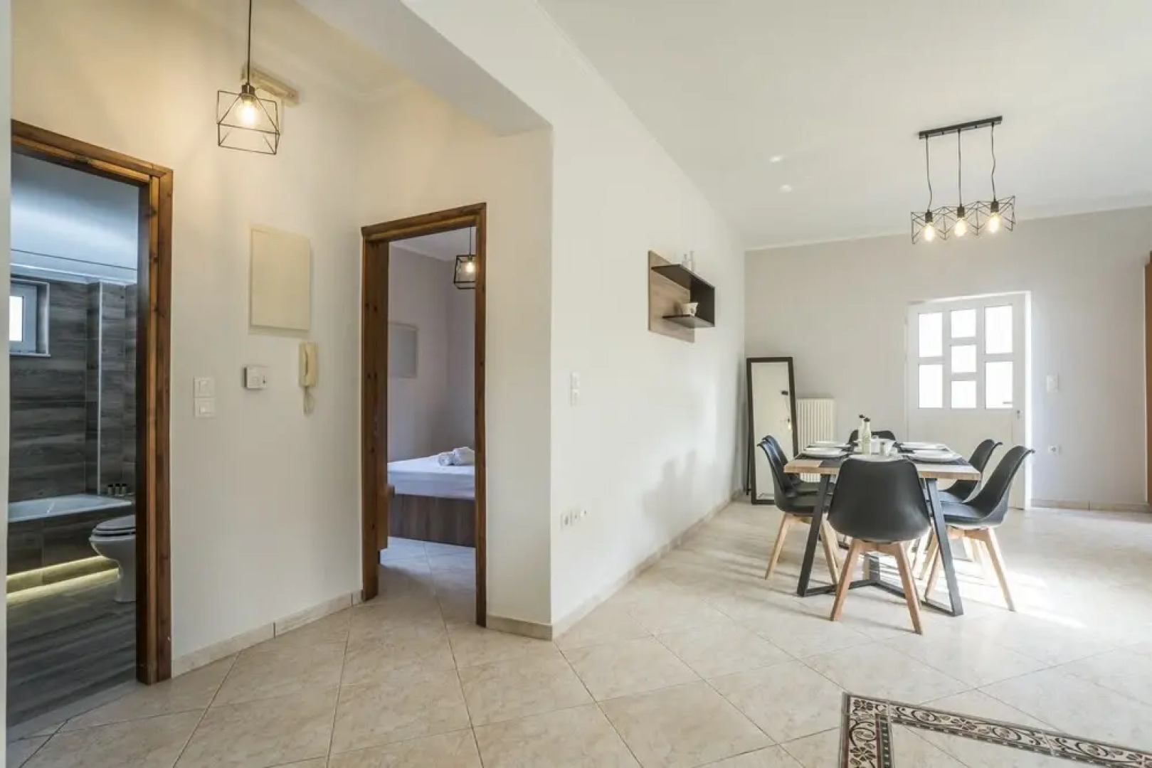 Deluxe Sunny Apartments