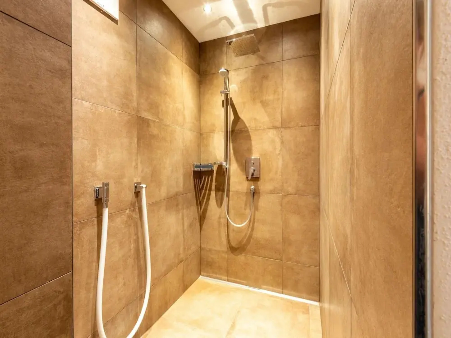 Beautiful Flat in Hart With Fitness Room