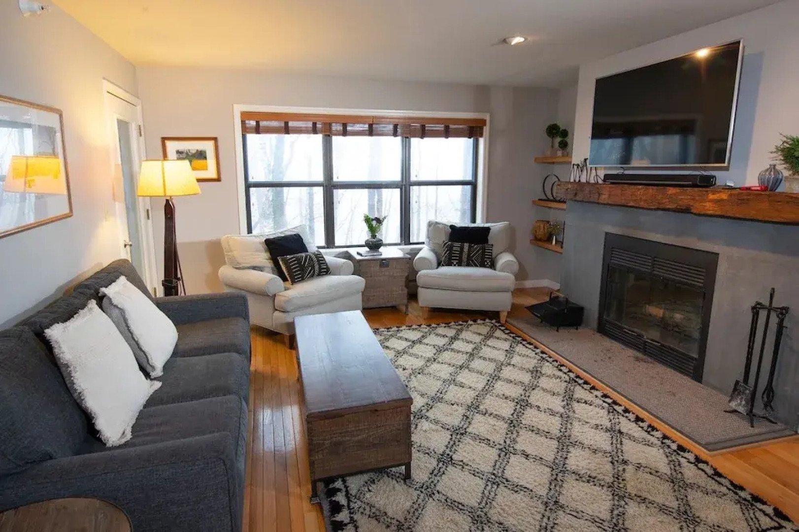 Modern & Updated Winterplace 3br- Sleeps 12 3 Bedroom Condo by RedAwning