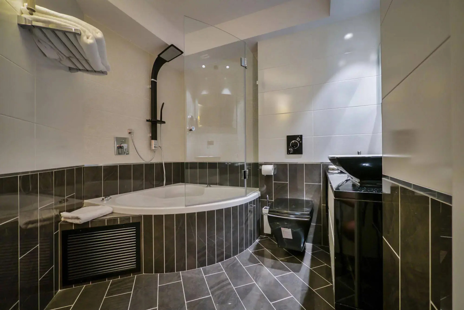 21st Floor 360 Suitop Hotel