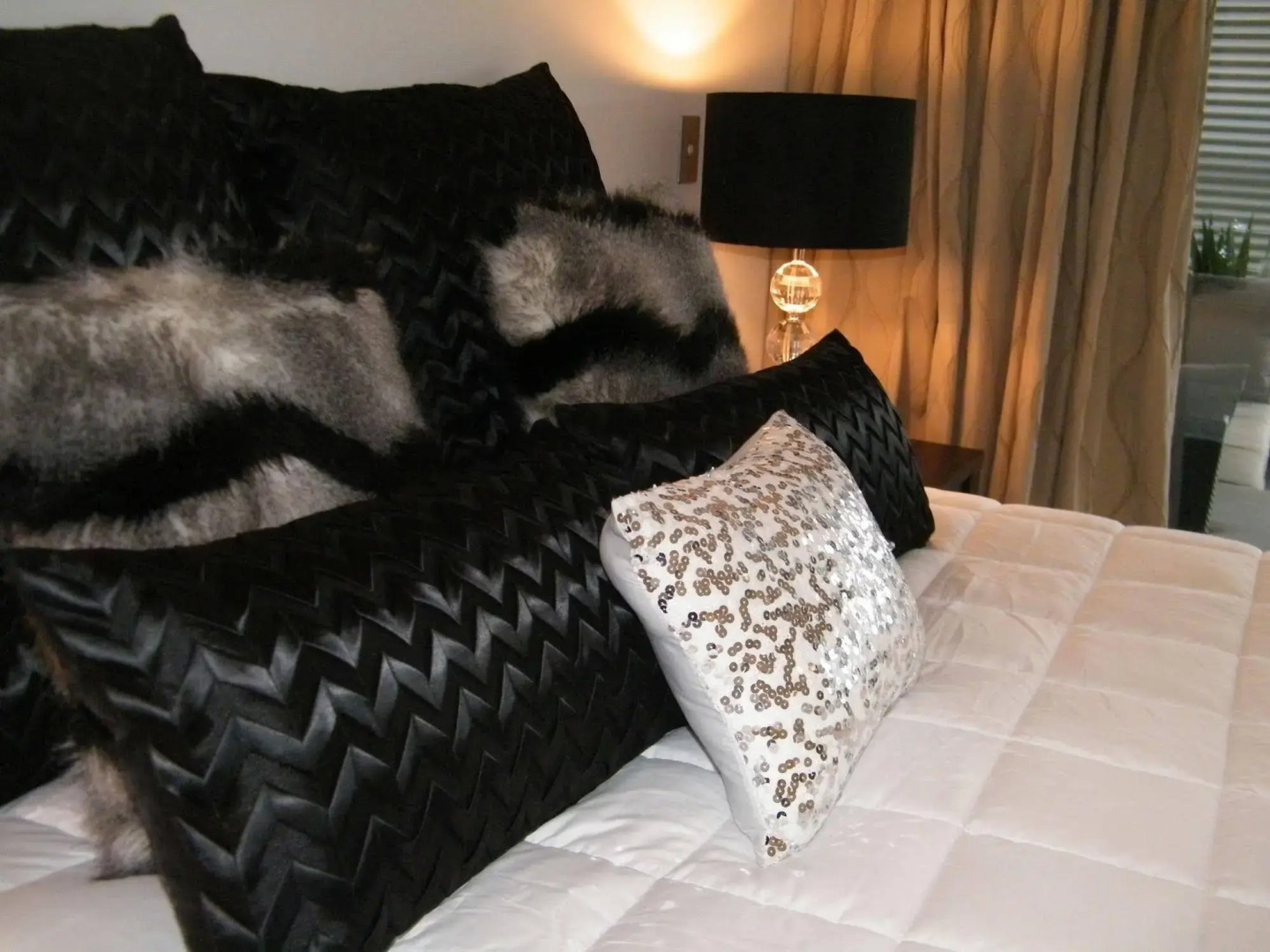 Seaview Waterfront Apartments