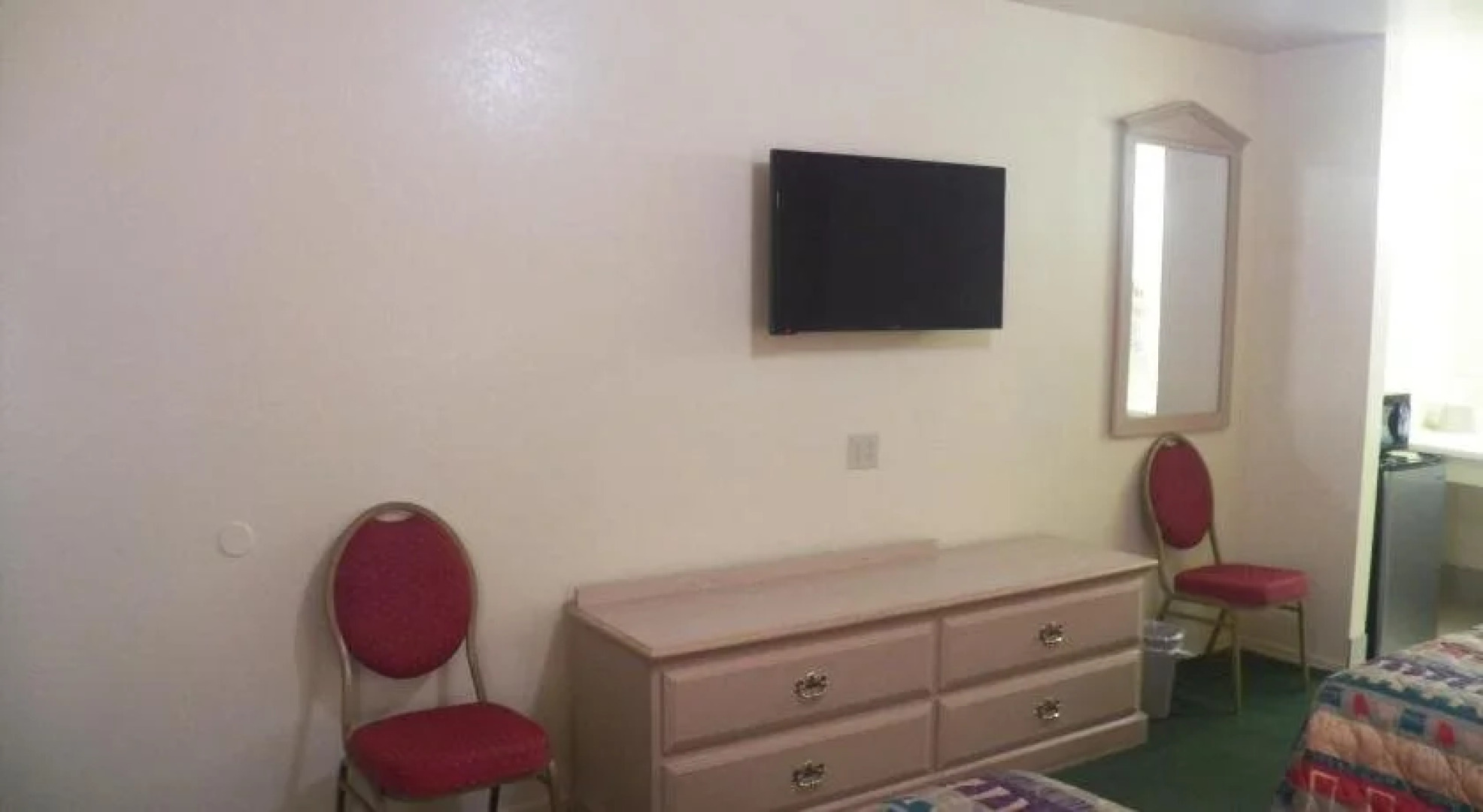 Sleepy Traveler Motel