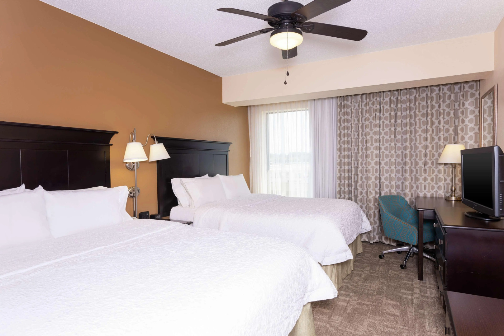 Hampton Inn & Suites Cleveland-Airport/Middleburg Heights