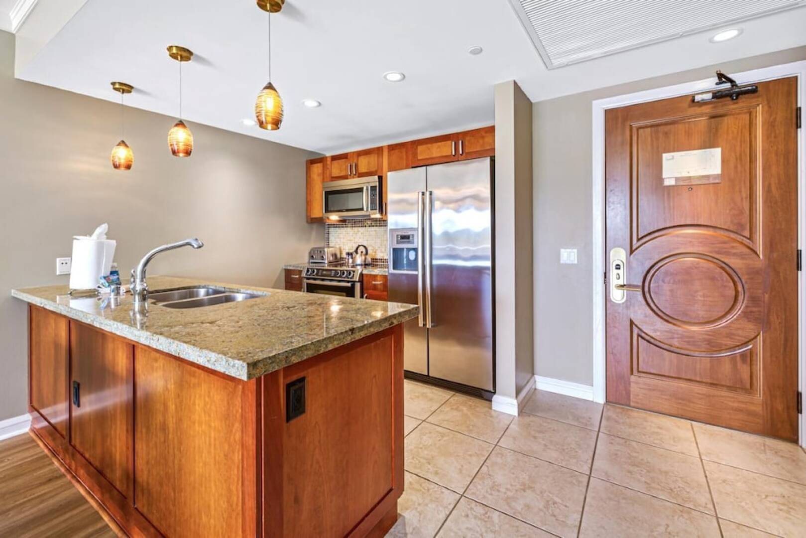 K B M Resorts- Hkk-306 Chic 2bd, Upgraded, Steps Away From Resort Pools, Beach and Spa!