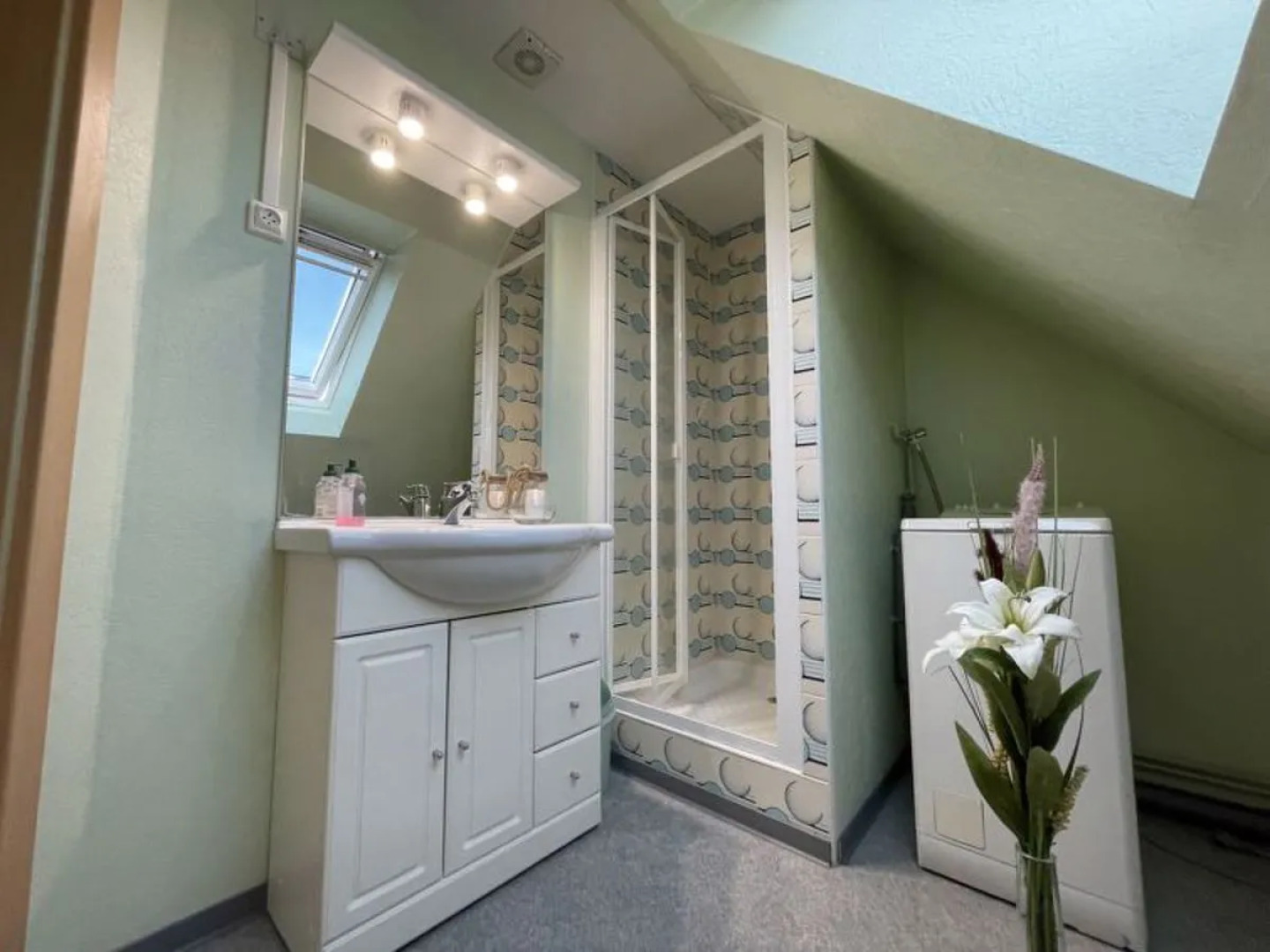 RiÂ©sidence jaune et rose 33625