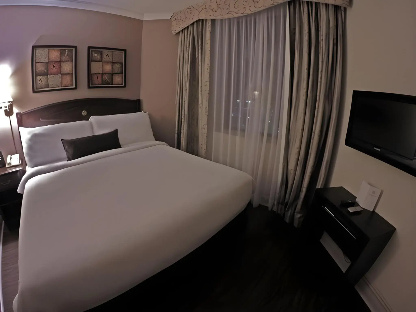 Grand Hotel & Suites