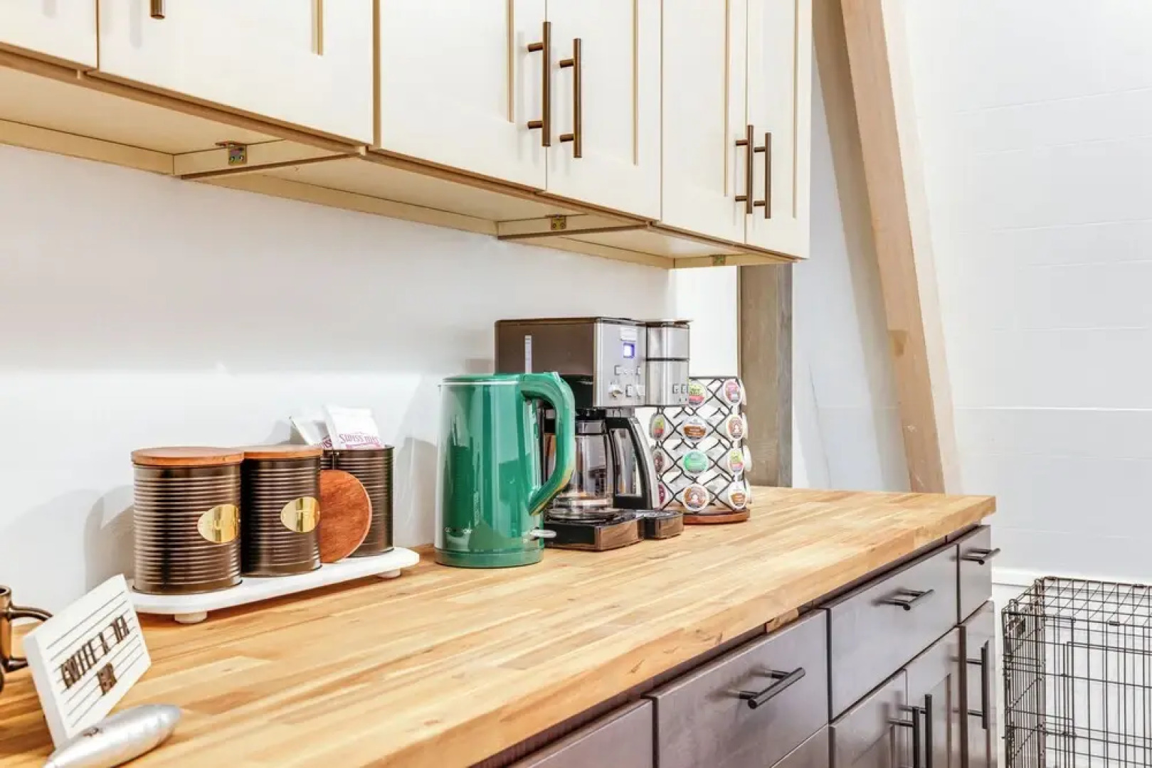 3 Mi to Calaveras Big Trees: Cabin w/ Fire Pit!