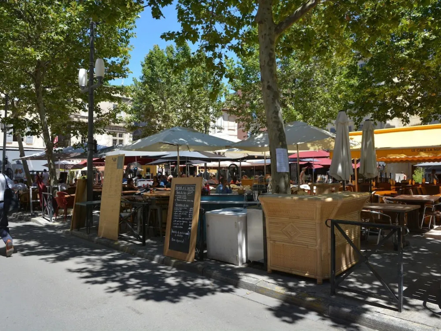 Quaint Villa in Saint-Andre-de-Roquepertuis with Pool