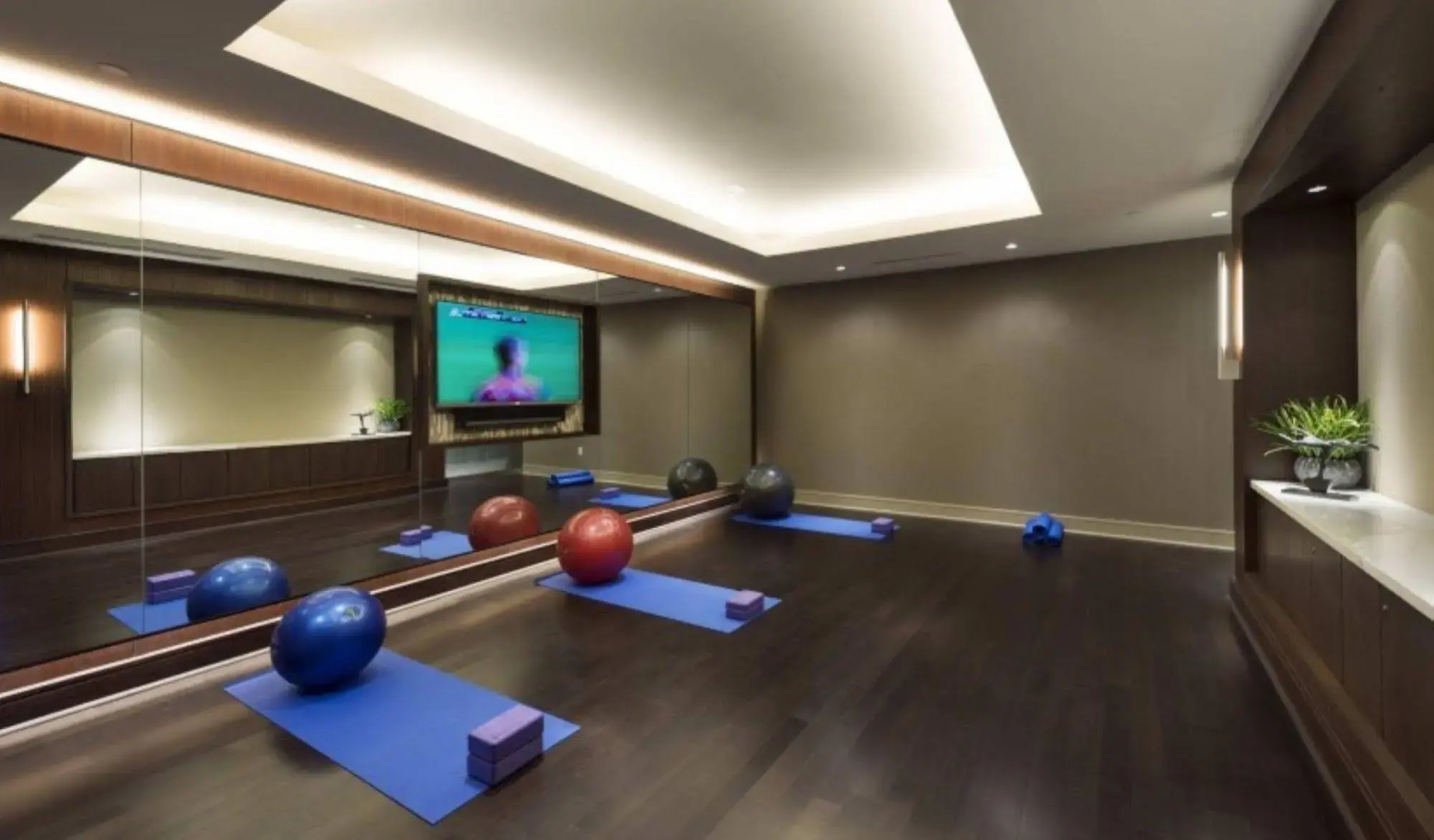 Global Luxury Suites at Cambridge Park