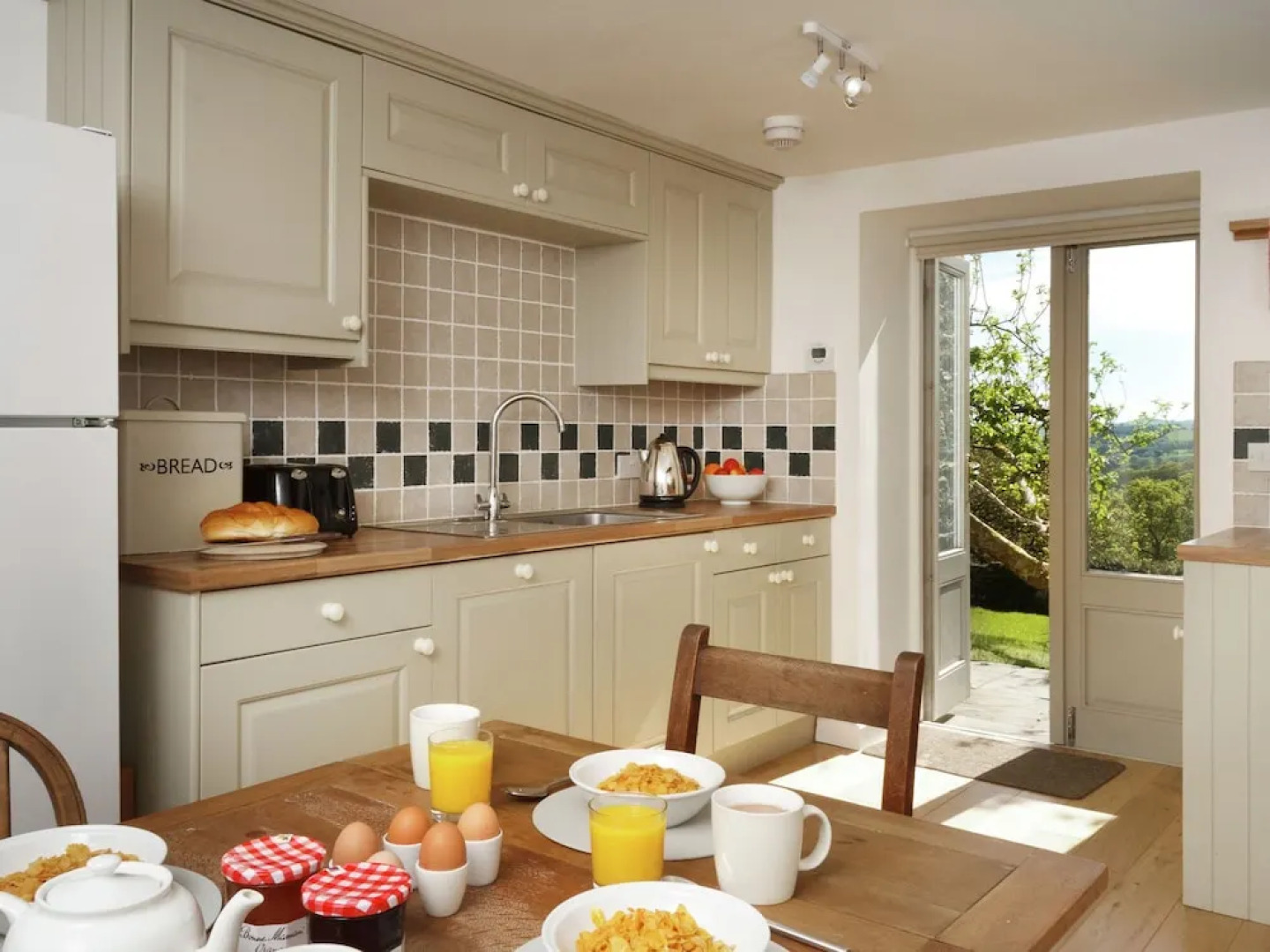 Modern Holiday Home in the Hills of Rhandirmwyn Valley, Nearby the Coast