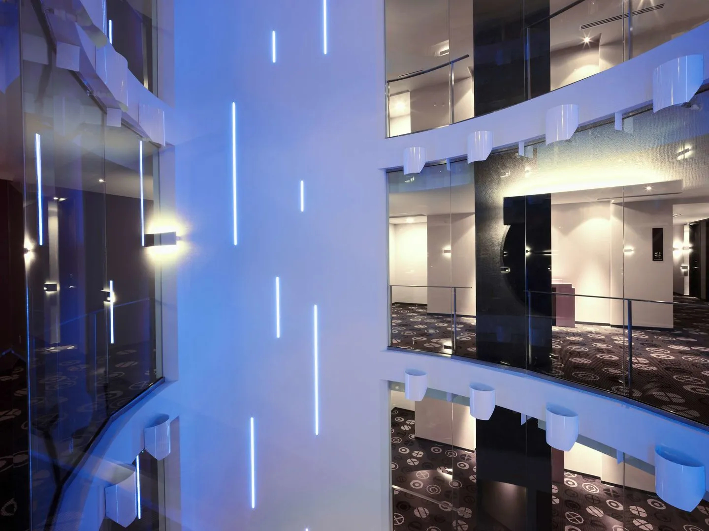 Le Germain Hotel Maple Leaf Square