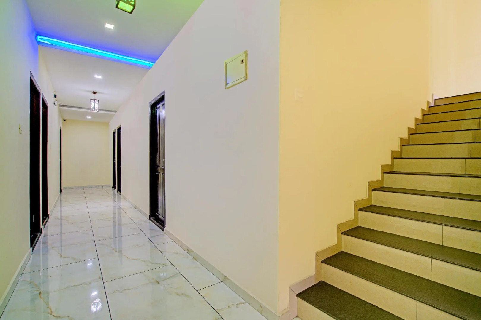 OYO Flagship 77876 Amigo Suites