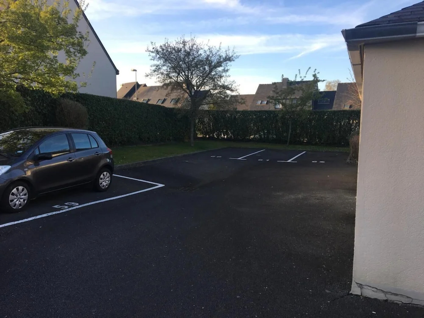 Chic Appartement avec Terrasse, Parking Privatif