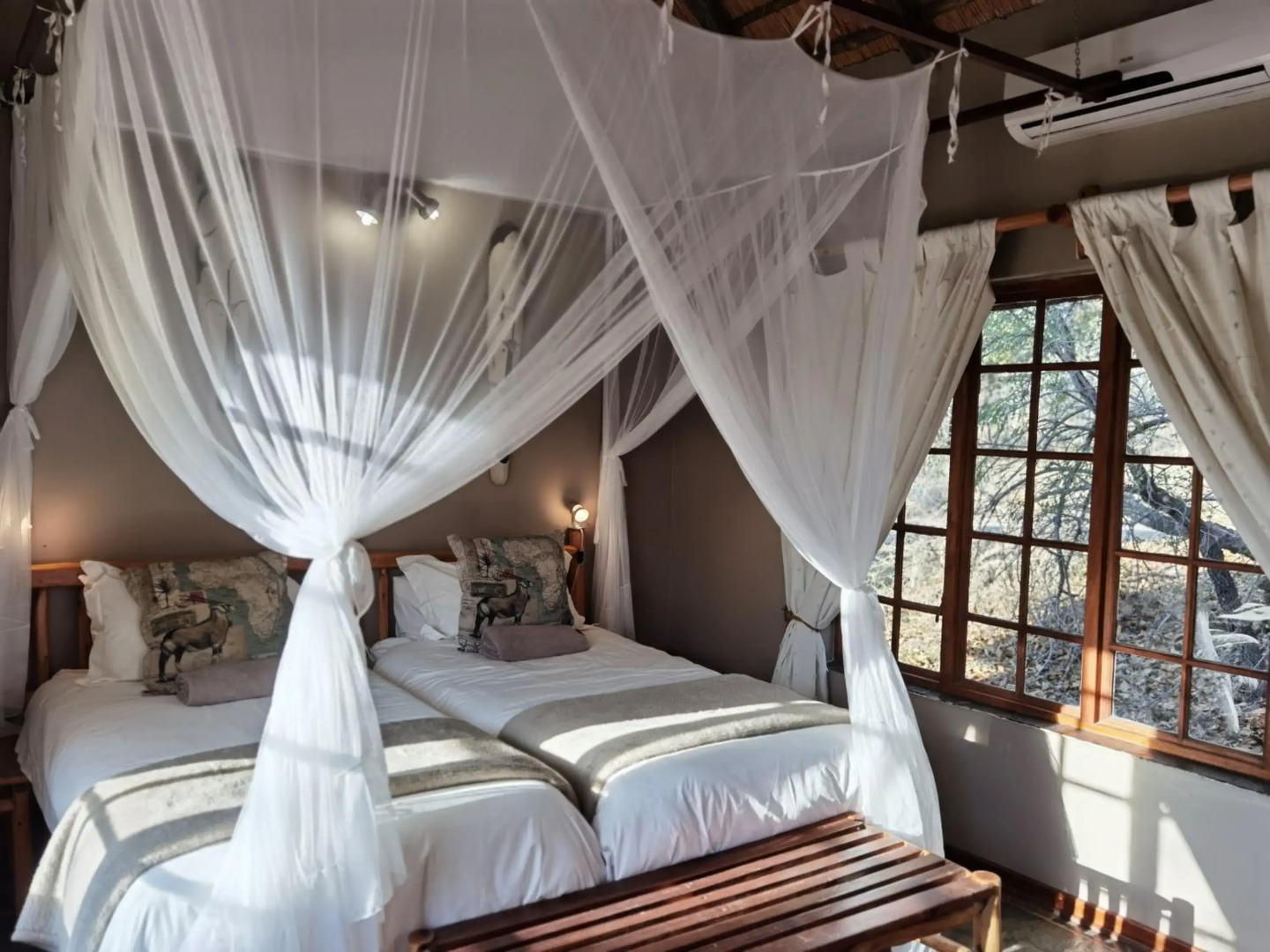 Thornhill Safari Lodge