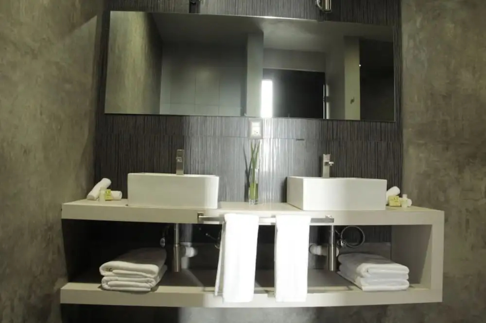 ESDUMA HK Hotel Pachuca