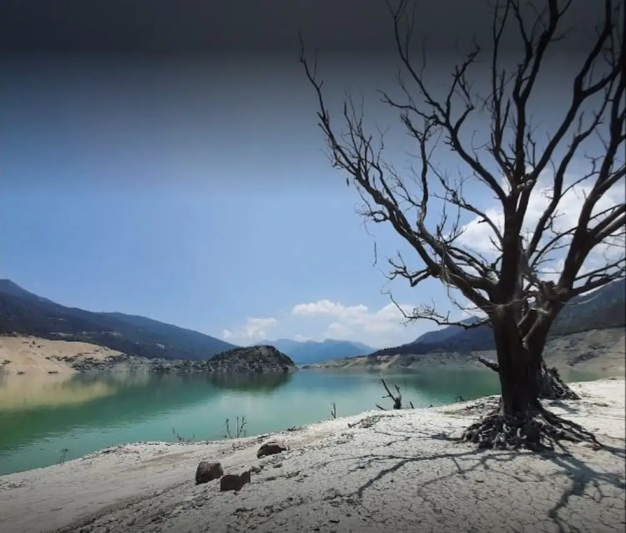 Le Roi Floating Huts & Eco Rooms