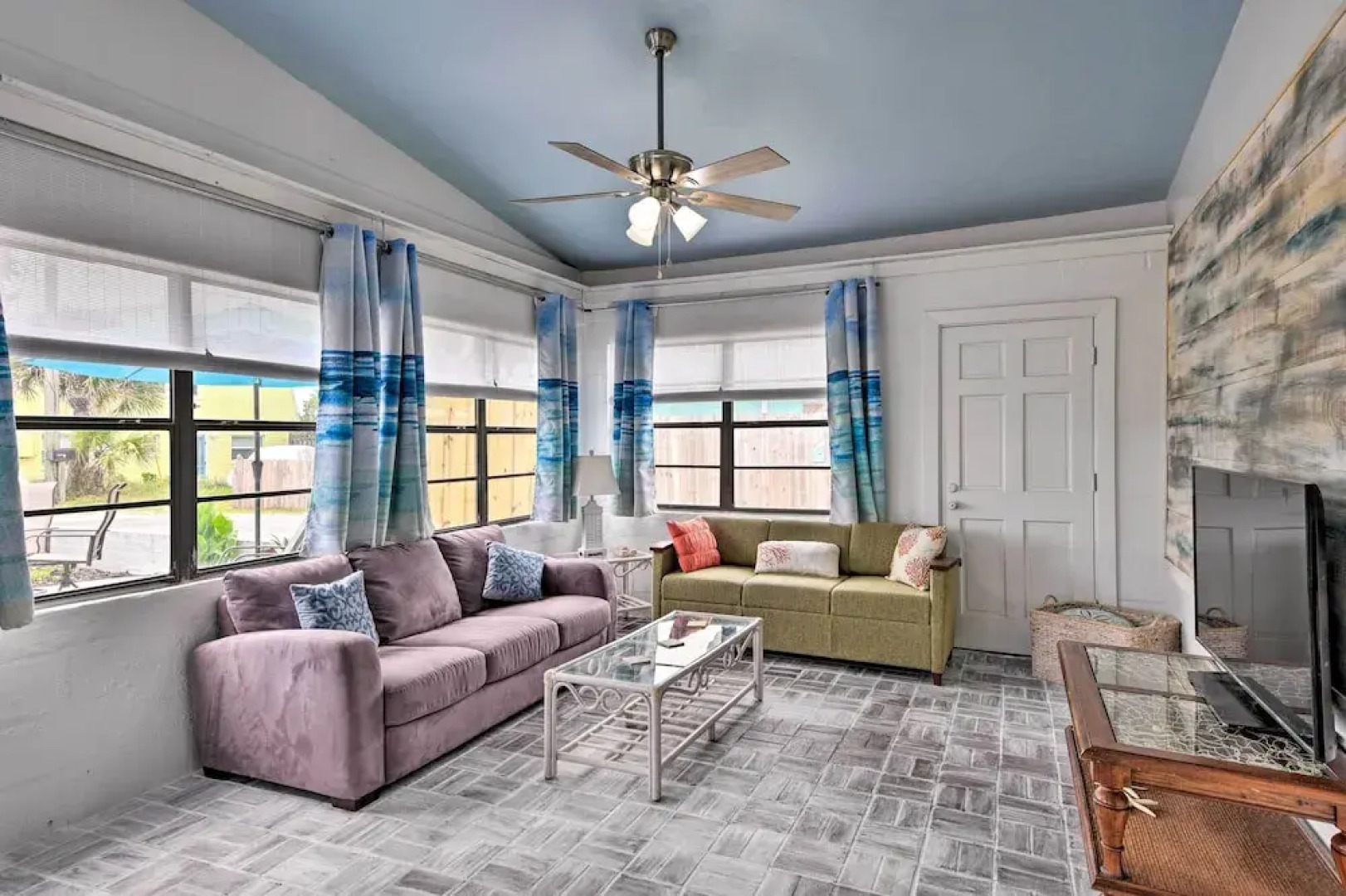 Ormond Beach Retreat w/ Deck - Steps to Ocean!