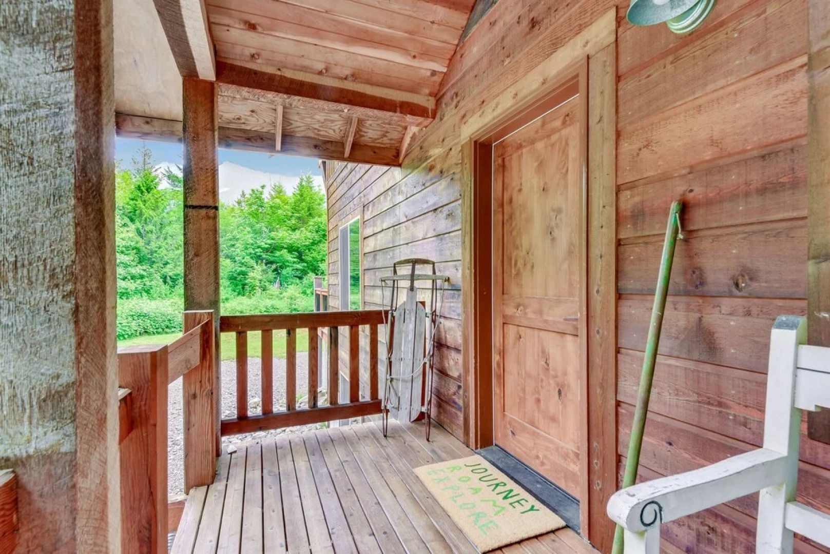 Little Bear Lodge - Three Bedroom Home with Mountain View