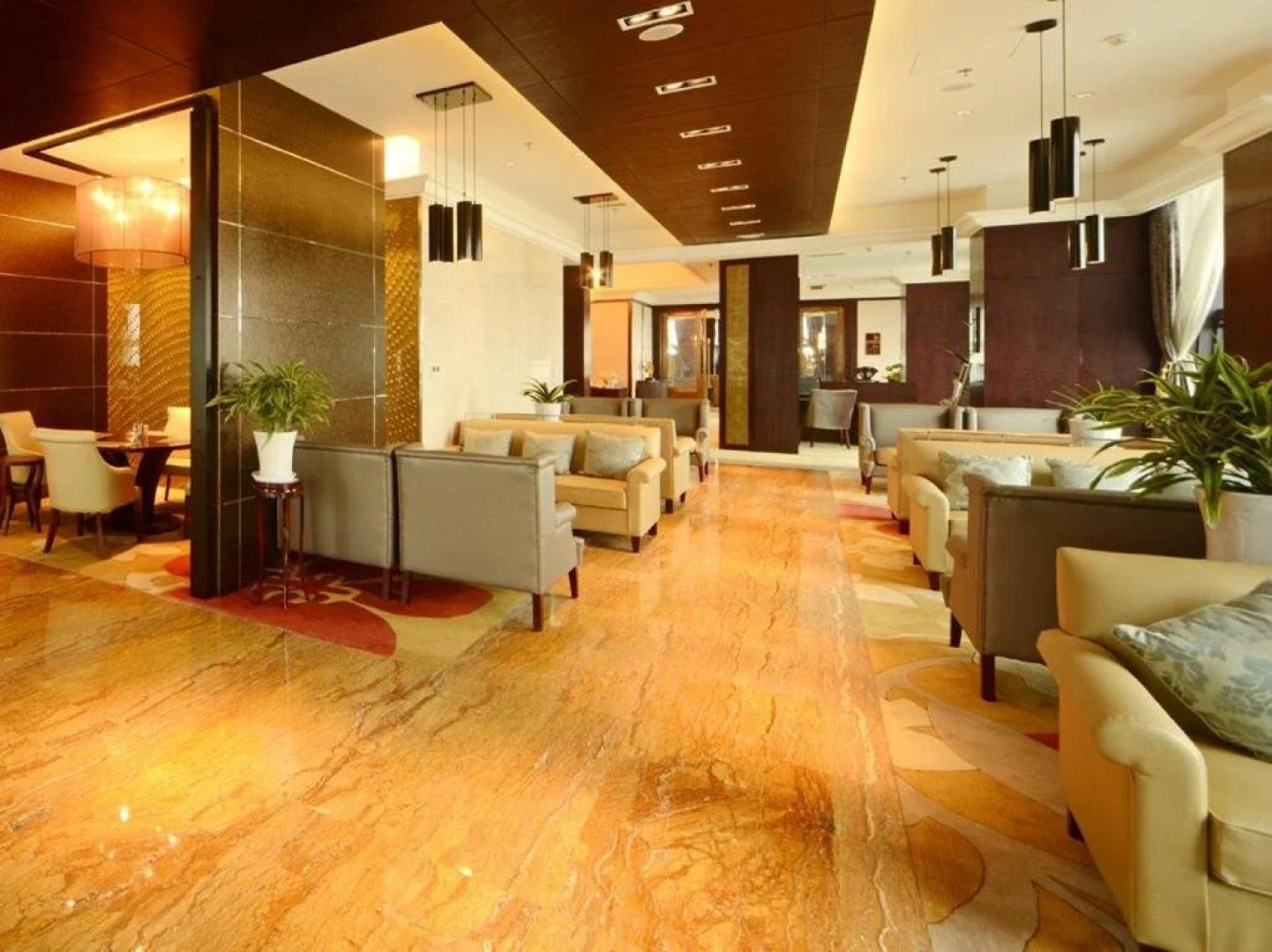 Star International Hotel